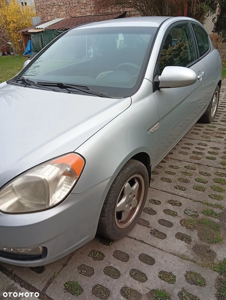 Hyundai Accent - 13
