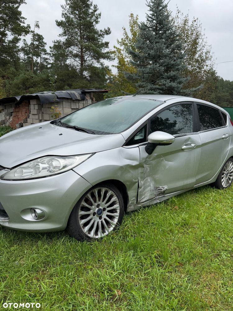 Ford Fiesta - 2