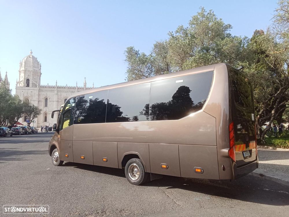 Mercedes Benz Sprinter 819 - 11