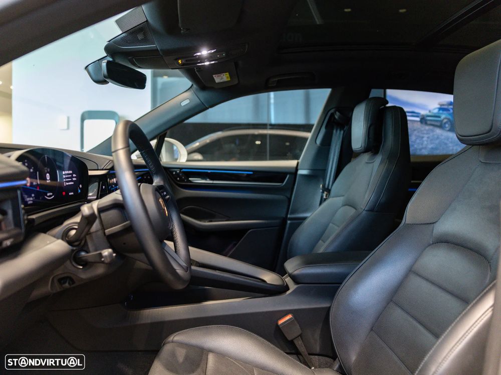 Porsche Macan Electric 4 - 20