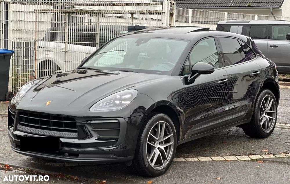 Porsche Macan - 1