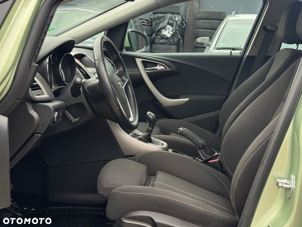 Opel Astra 1.4 Turbo 150 Jahre - 21