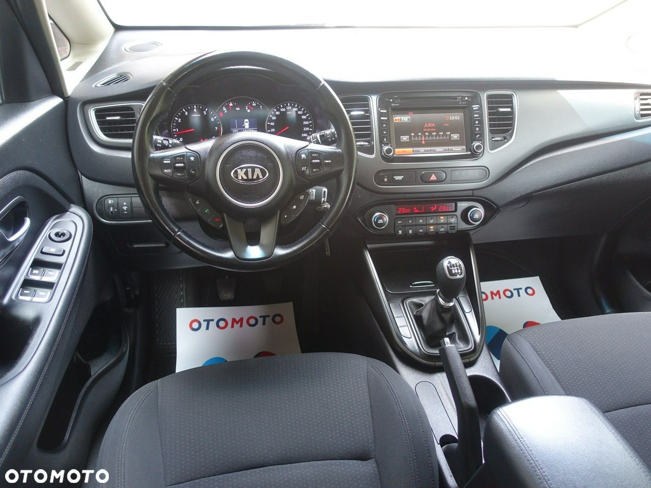 Kia Carens 1.6 GDI L 7os EU6 - 10
