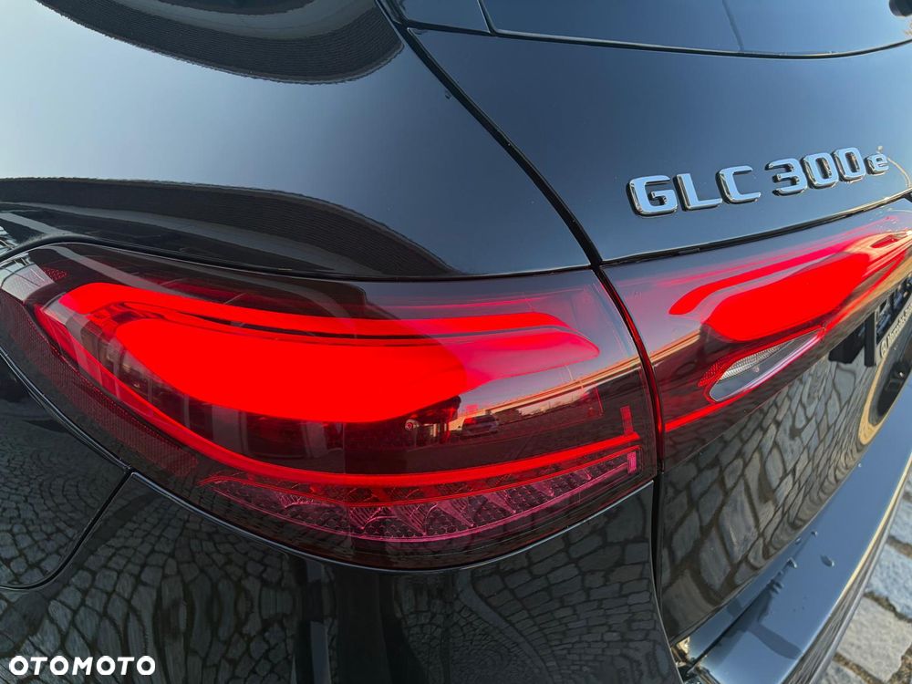 Mercedes-Benz GLC 300 e PHEV 4-Matic AMG Line - 10