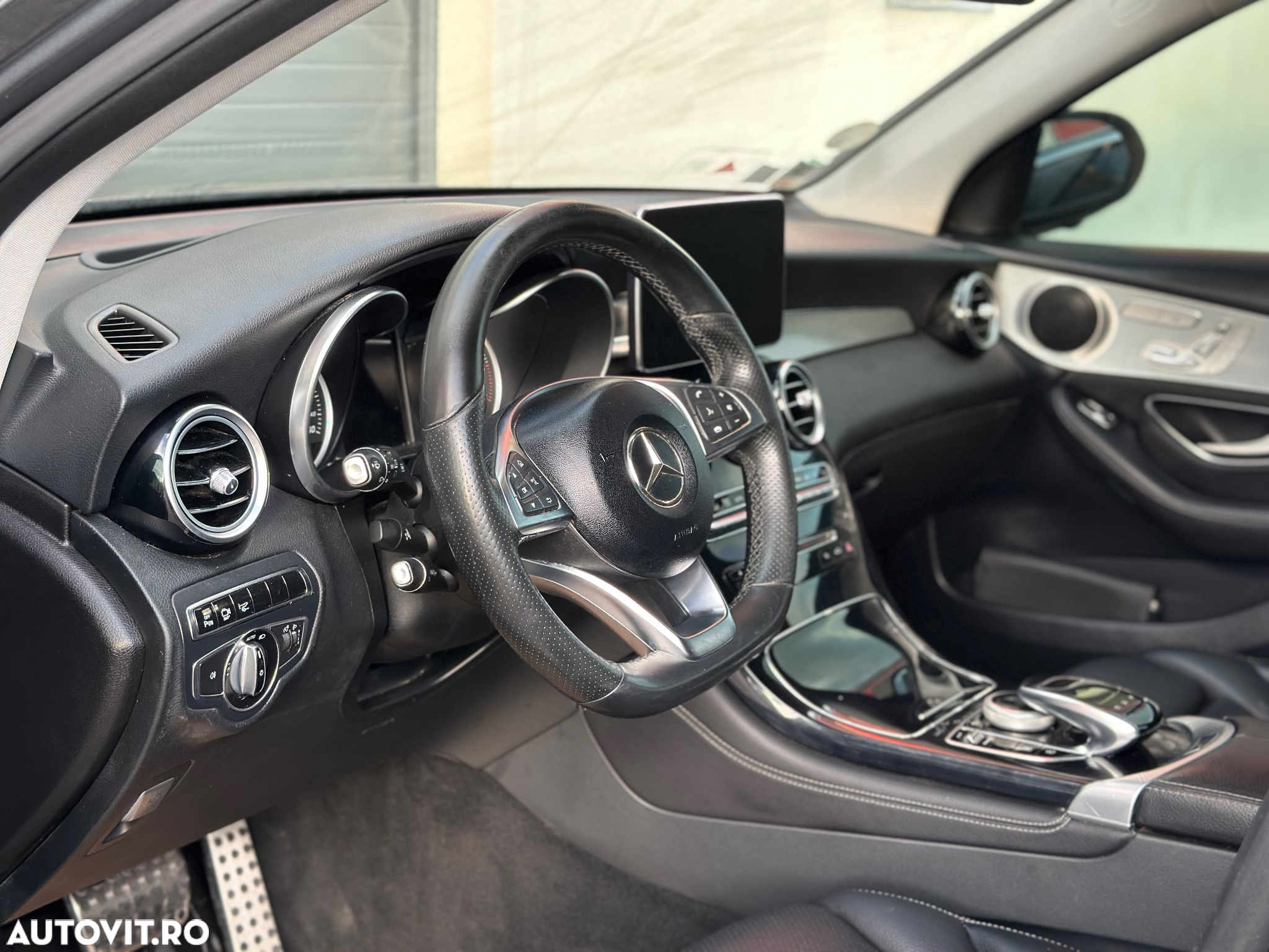 Mercedes-Benz GLC 220 d 4Matic 9G-TRONIC AMG Line - 10