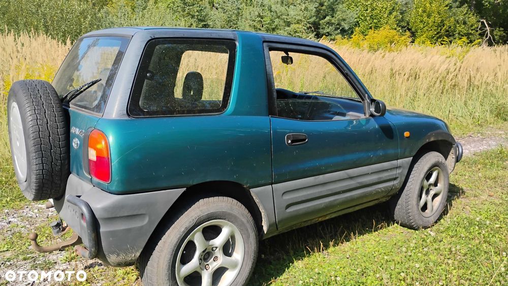 Toyota RAV4 - 1