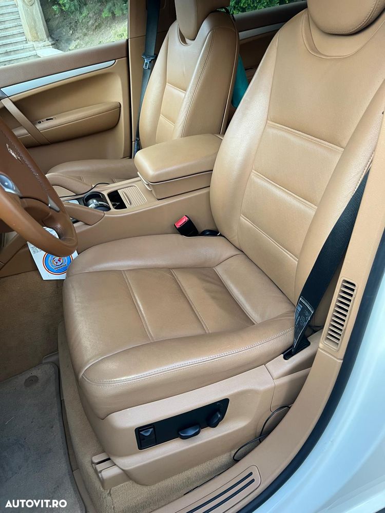 Porsche Cayenne - 6