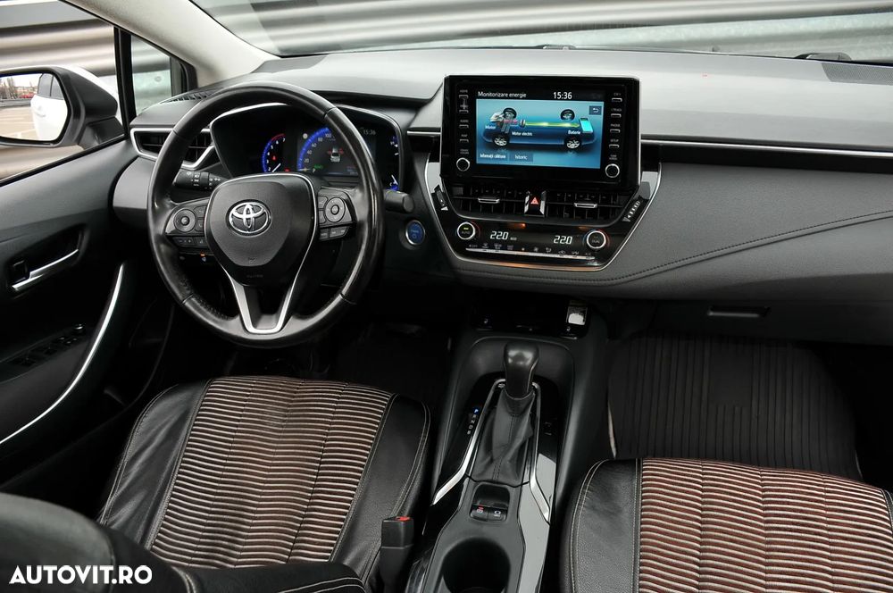 Toyota Corolla 1.8 HSD Business - 8