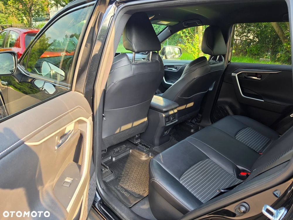 Toyota RAV4 2.5 Hybrid Black Edition by JBL 4x4 - 28
