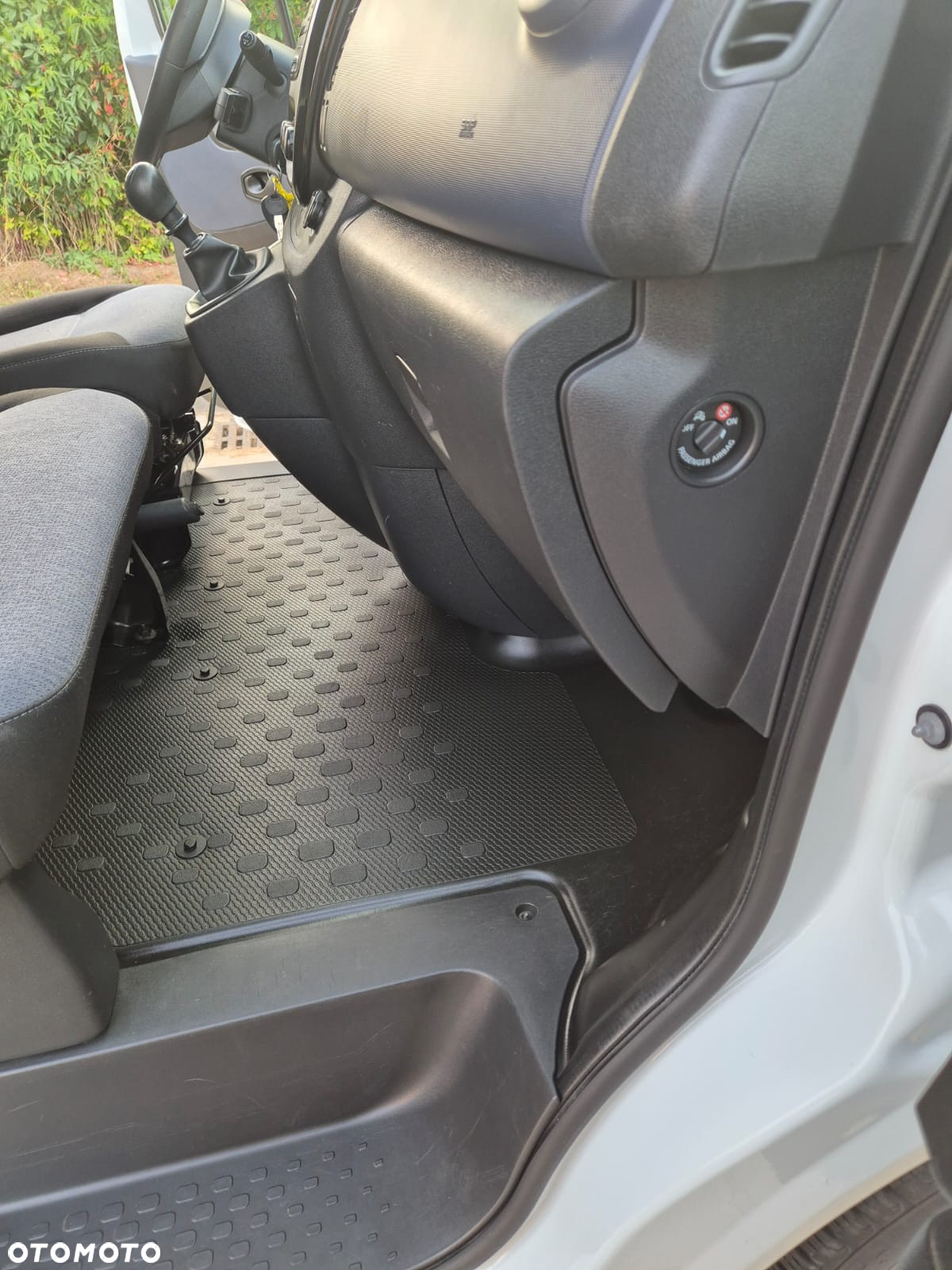 Opel Vivaro 2018r Long L2H1 150Tys km Super Stan - 32