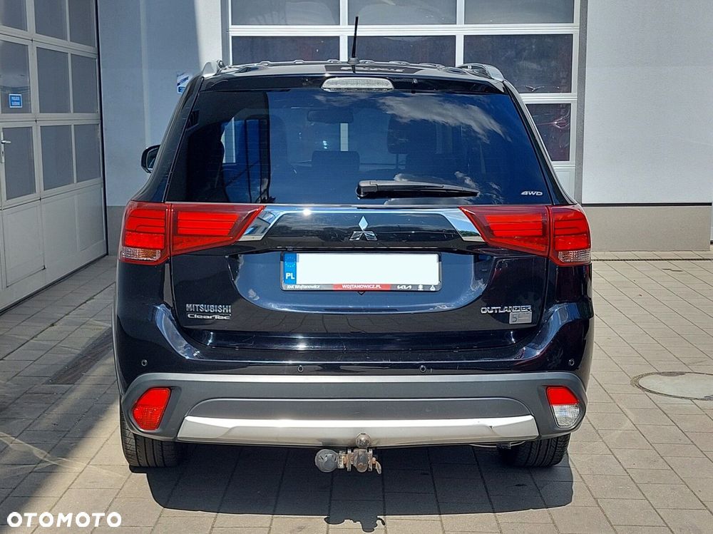 Mitsubishi Outlander - 4