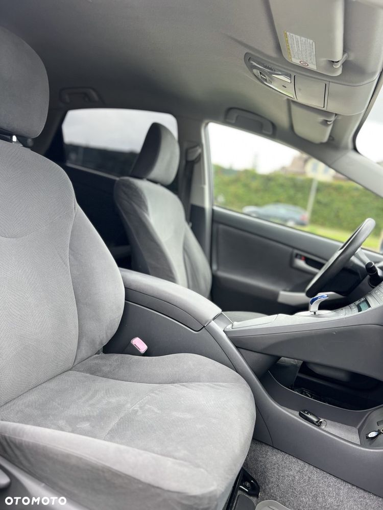 Toyota Prius 1.5 VVT-i Prestige - 11