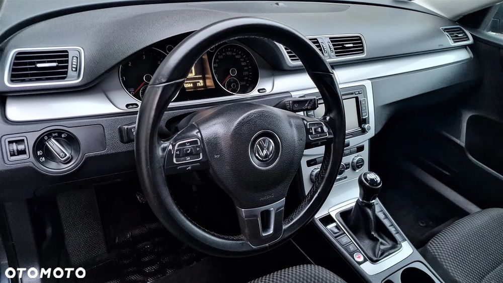 Volkswagen Passat 2.0 TDI Comfortline - 9