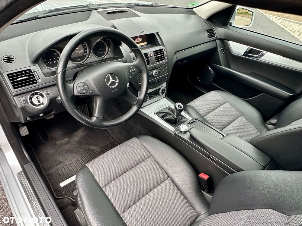 Mercedes-Benz Klasa C 180 BlueEFFICIENCY Avantgarde - 20