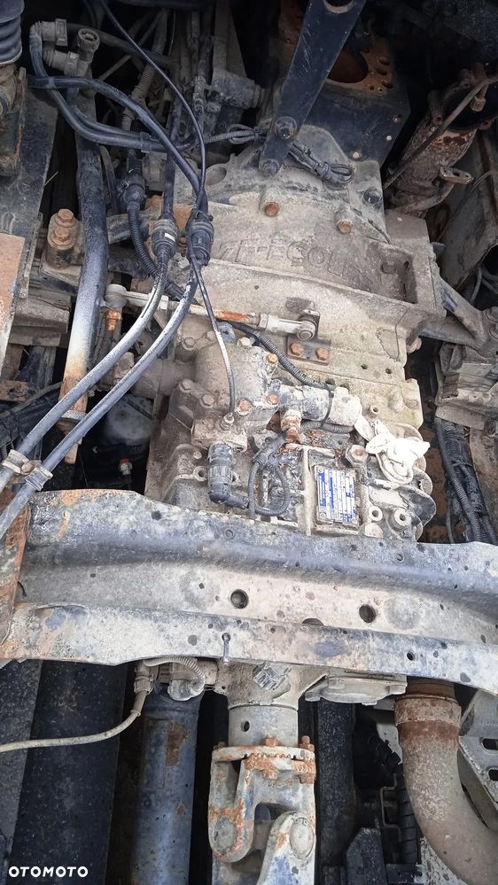 Na części MAN TGL 8.180 Euro 4 drzwi maska zderzak lampa szyba czołowa deska rozdzielcza fotele rama dyfer most bak silnik skrzynia biegów - 4