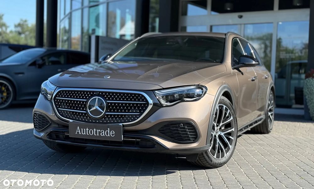 Mercedes-Benz Klasa E 300 de PHEV 4-Matic All-Terrain Avantgarde 9G-Tronic - 2