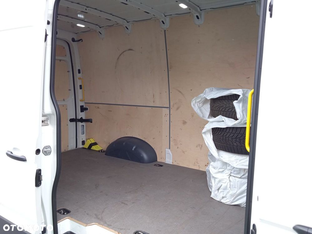 Volkswagen e-Crafter 35 10,7m3 - 25