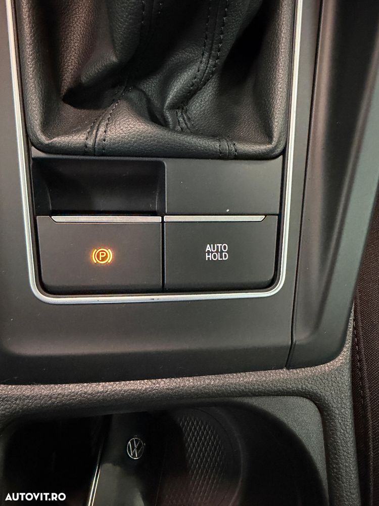 Volkswagen Golf - 10