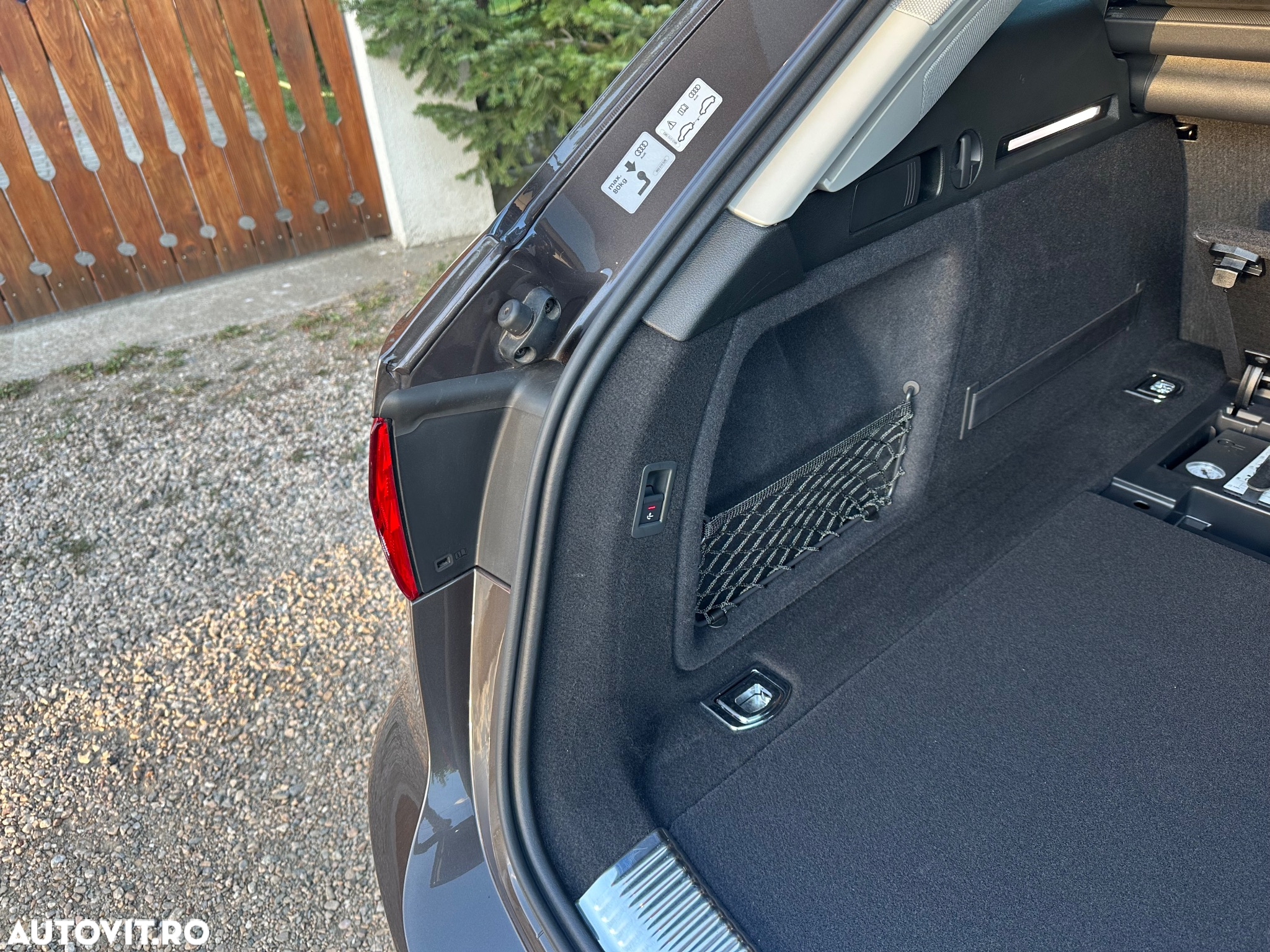 Audi A4 Avant 40 g-tron S tronic - 14