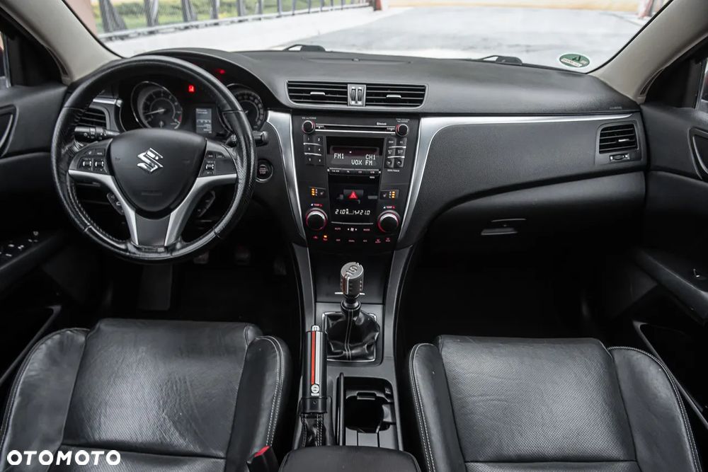 Suzuki Kizashi 2.4 Sport - 20