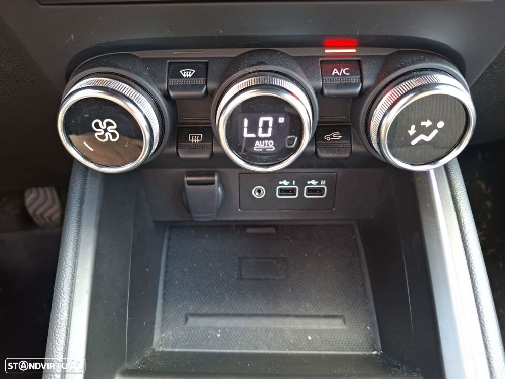 Renault Clio 1.0 TCe Techno Bi-Fuel - 19