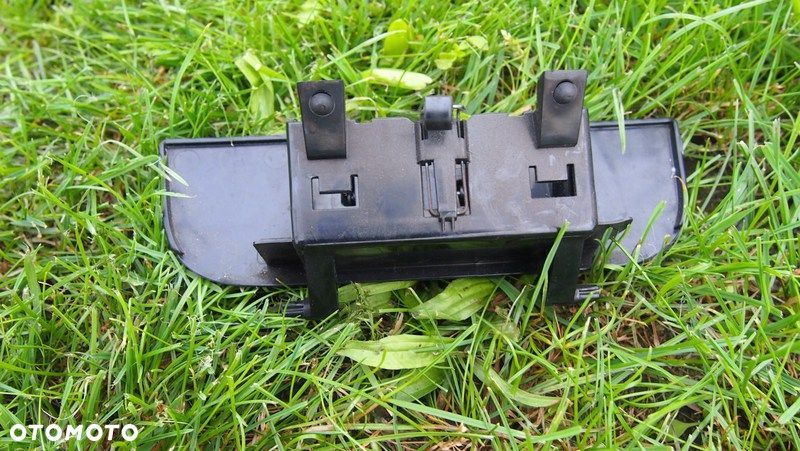 uchwyt klips dokumenty iveco daily 06-11 oryginał - 3