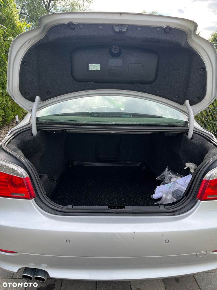 BMW Seria 5 525d - 11