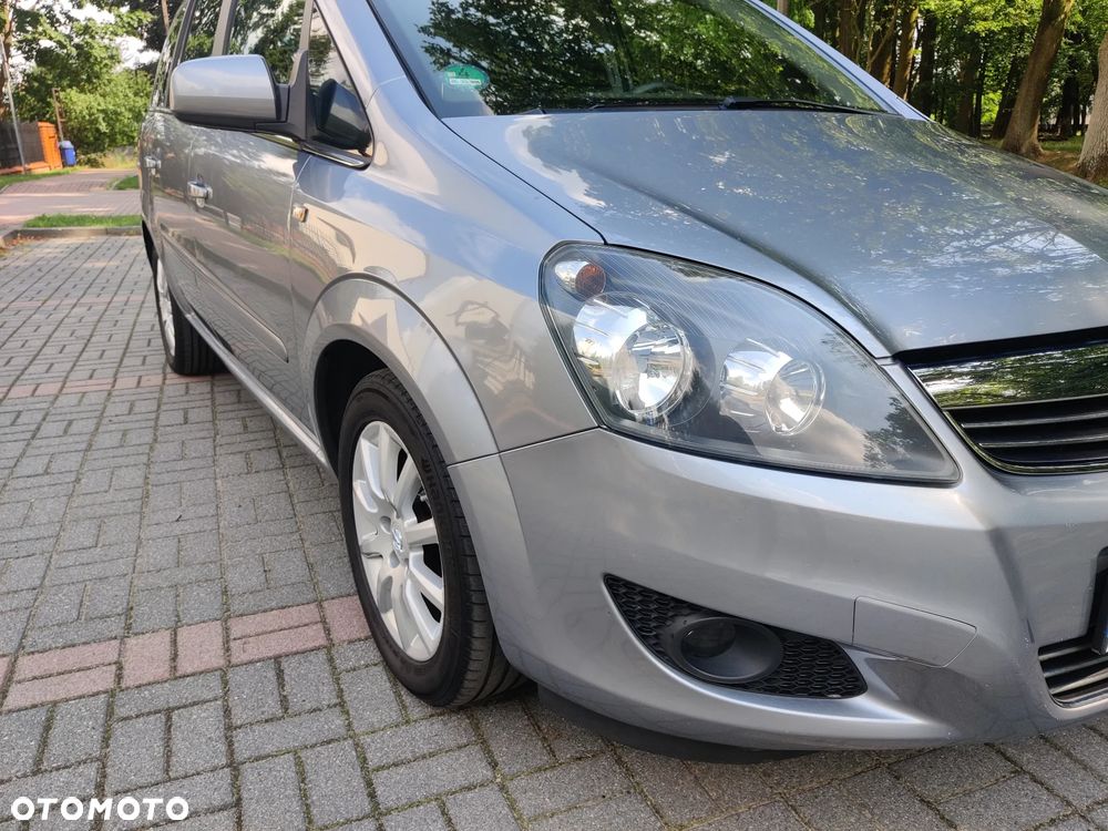Opel Zafira 1.8 Design Edition - 10
