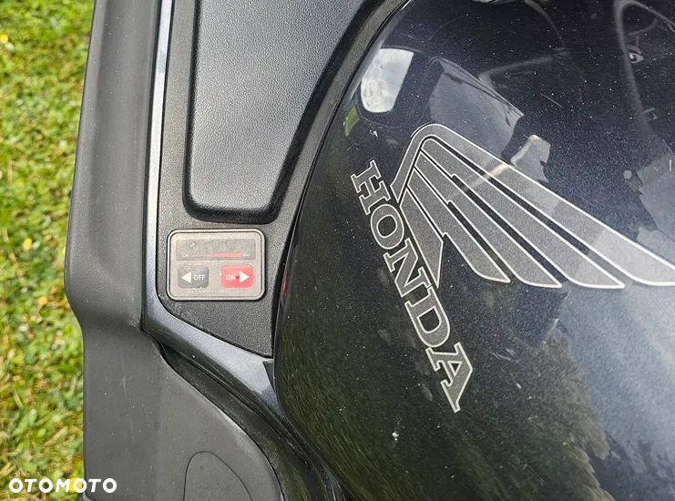Honda ST - 8