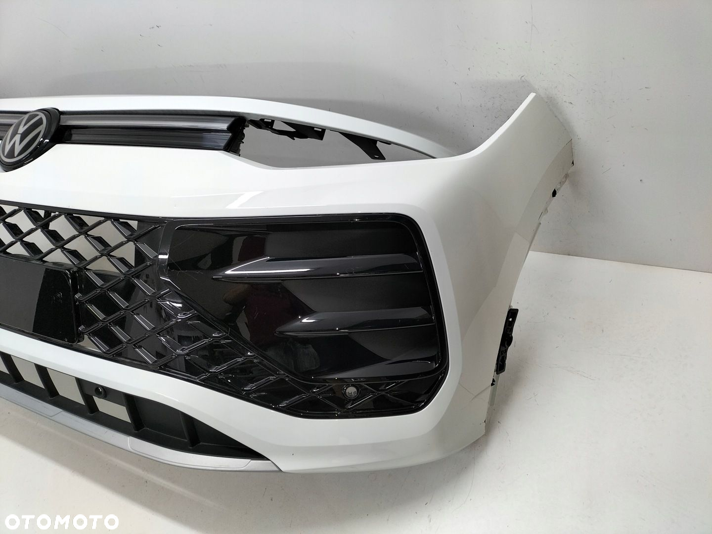 Zderzak przedni przód VW TAYRON 24- R-LINE - 6