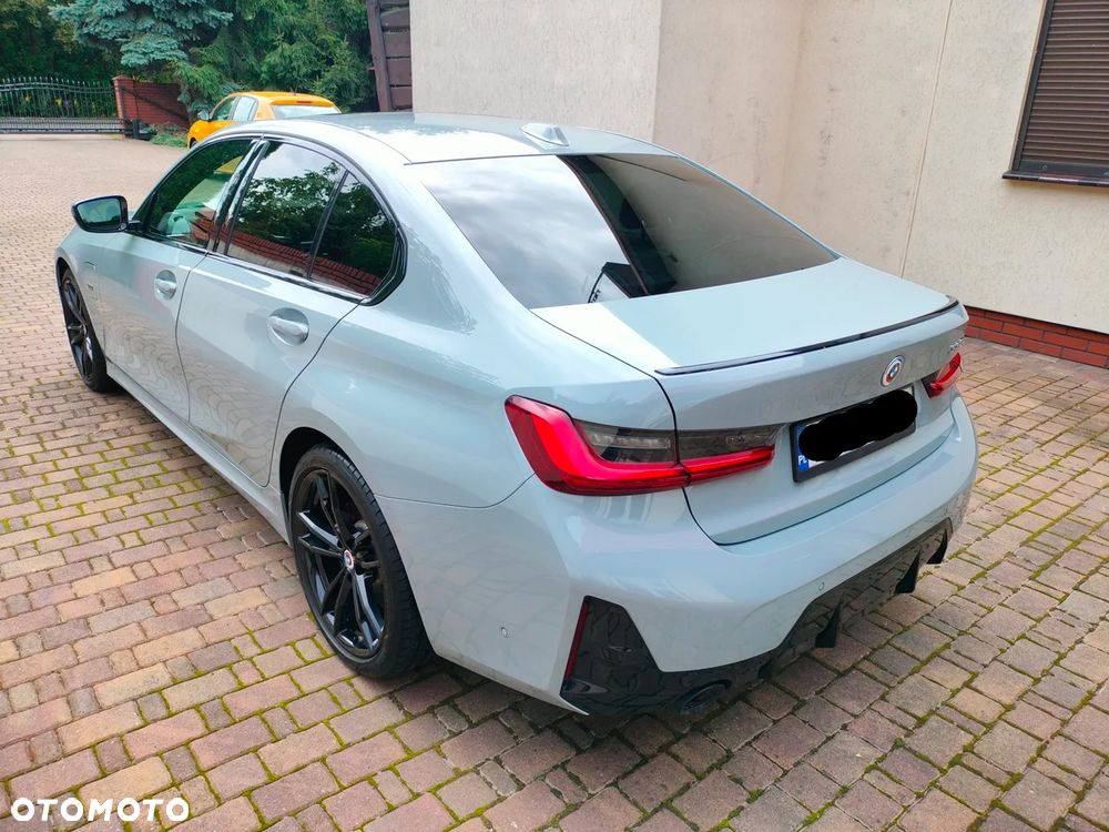 BMW Seria 3 330e M Sport - 1