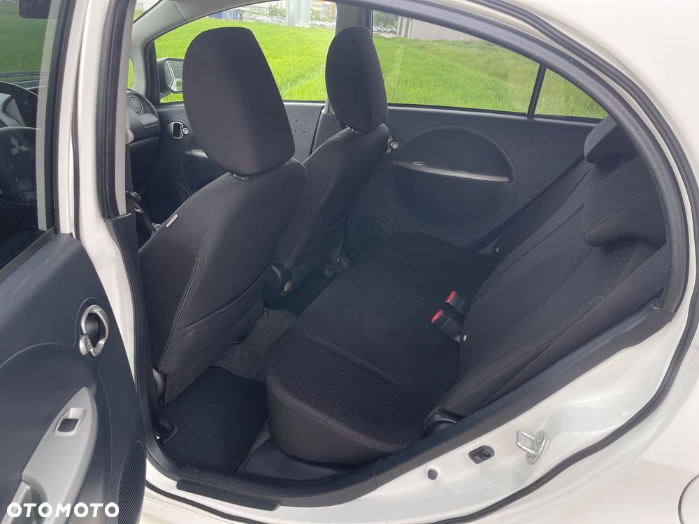 Mitsubishi i-MiEV Standard - 11