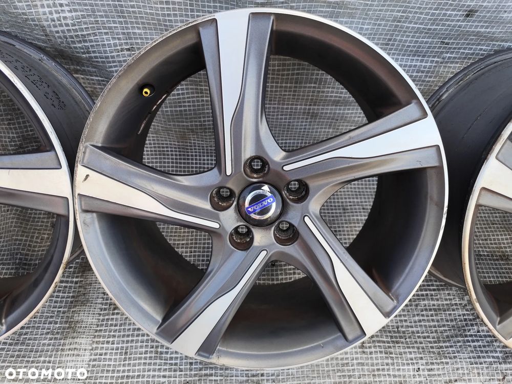 Felgi aluminiowe 4szt Komplet Volvo R-Design 18" 8Jx18 ET55 31362188 5x108 - 3
