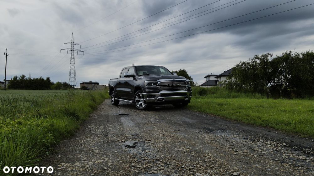 RAM 1500 5.7 Crew Cab Longbed Laramie Chrome - 21