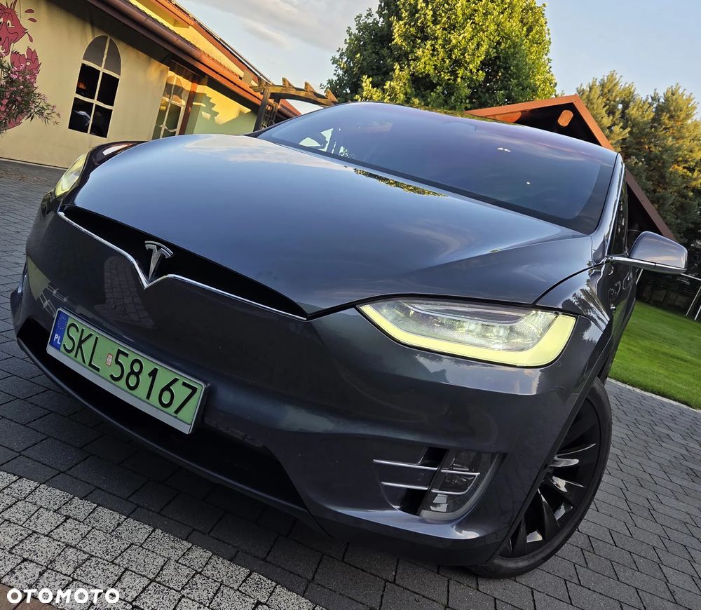 Tesla Model X - 1