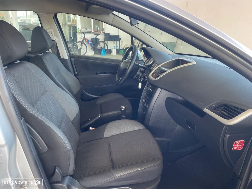 Peugeot 207 1.4 16V Active - 17