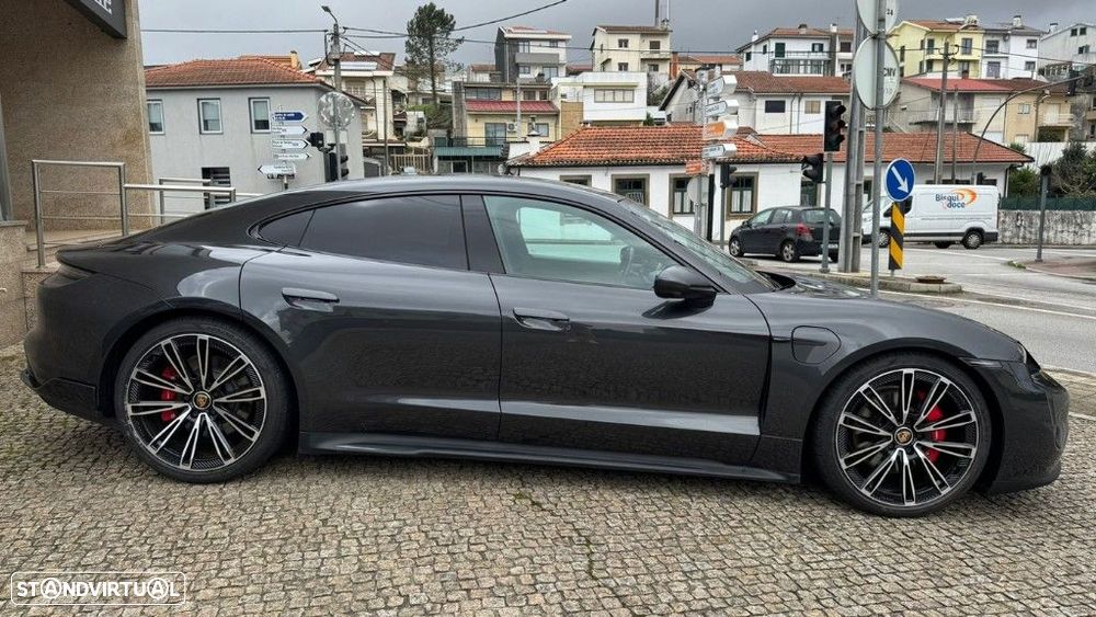 Porsche Taycan 4S - 8