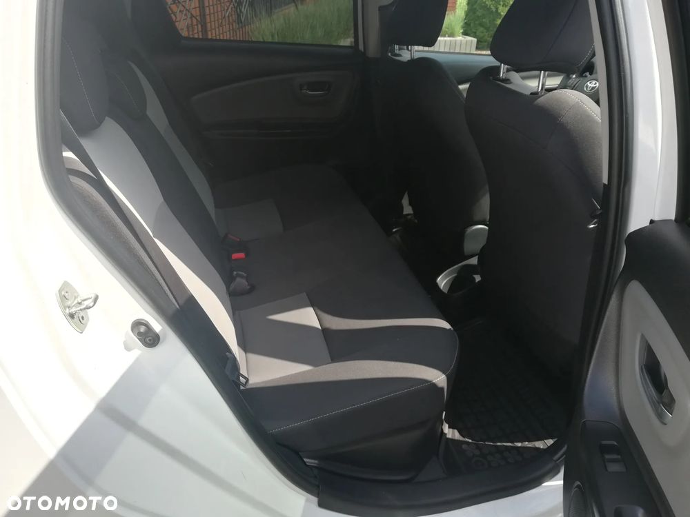Toyota Yaris Hybrid 100 Premium - 18