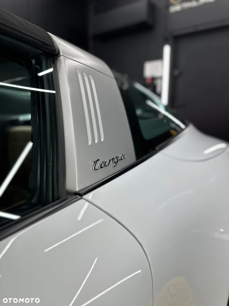 Porsche 911 Carrera 4 PDK Cabrio - 7