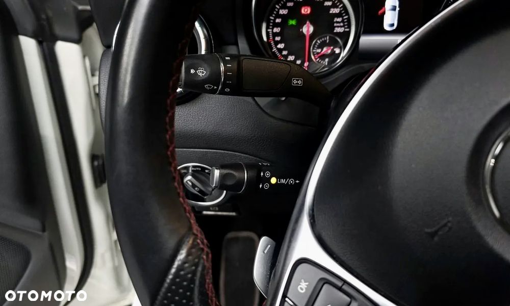 Mercedes-Benz CLA 220 4Matic 7G-DCT AMG Line - 14