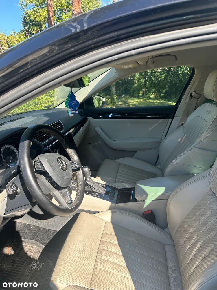 Skoda Superb 2.0 TDI L&K DSG - 20