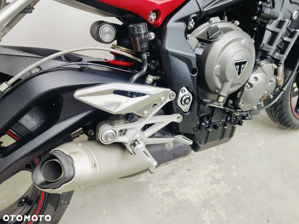 Triumph Street Triple - 8