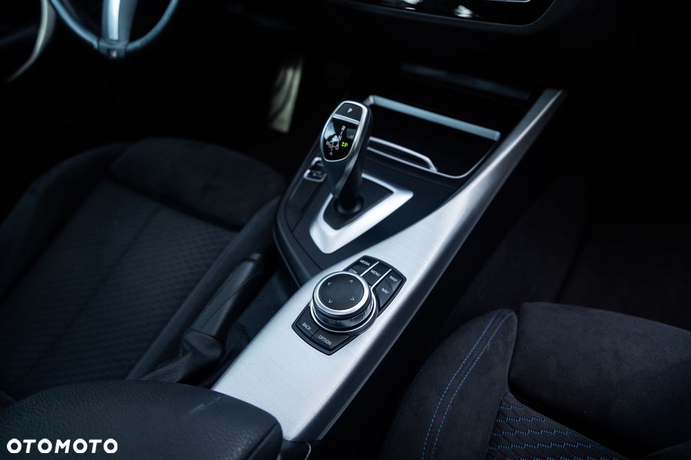 BMW Seria 2 225d M Sport - 37