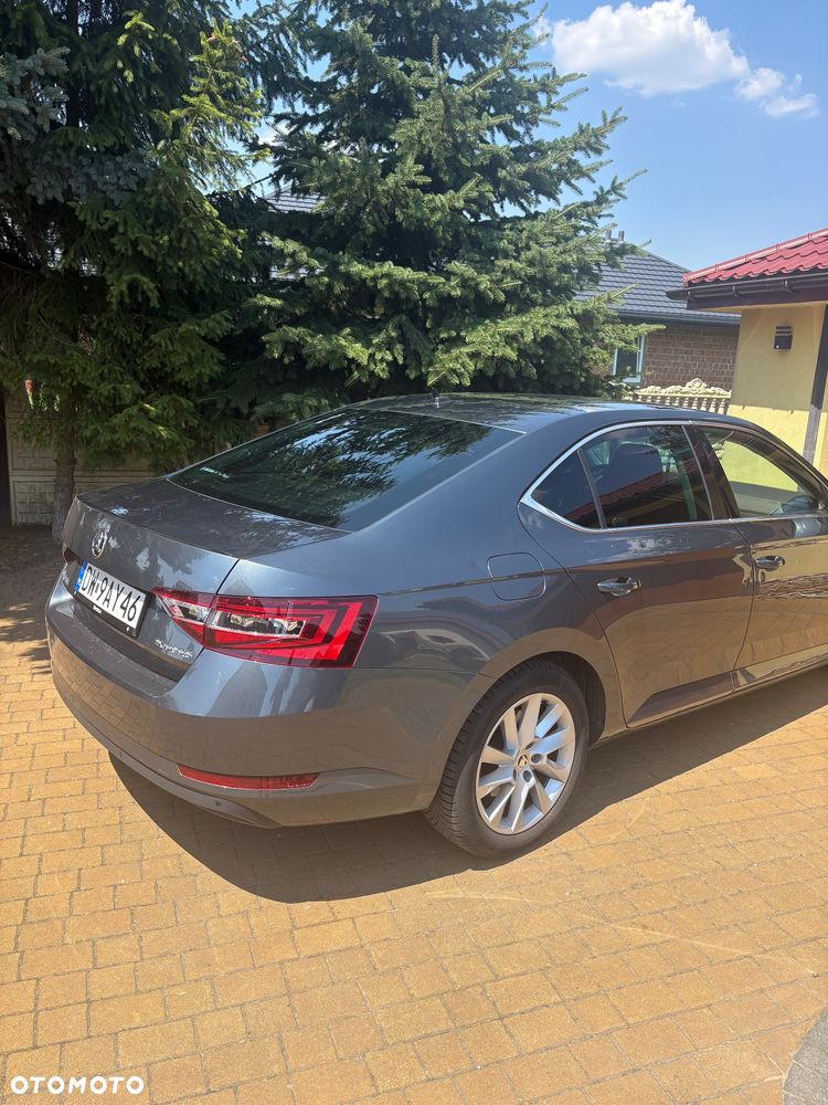 Skoda Superb 2.0 TDI Style DSG - 4