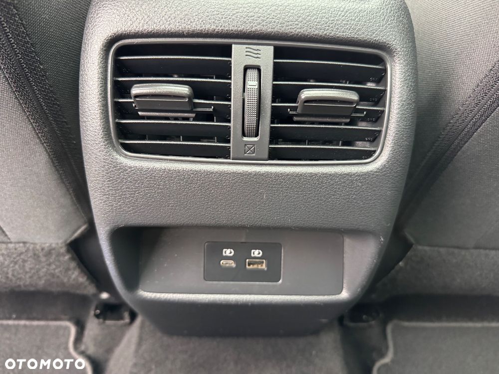 Nissan Qashqai 1.3 DIG-T N-Connecta DCT - 28