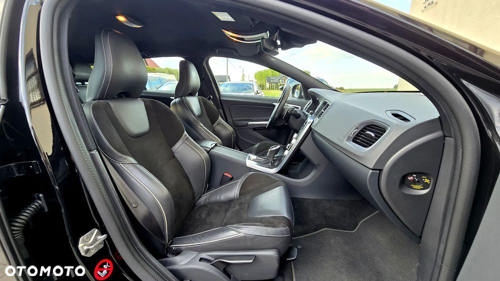 Volvo V60 D4 Geartronic RDesign - 26