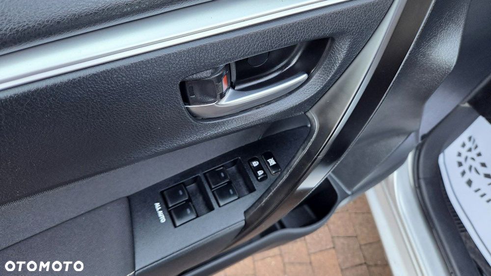 Toyota Corolla 1.6 Comfort - 17