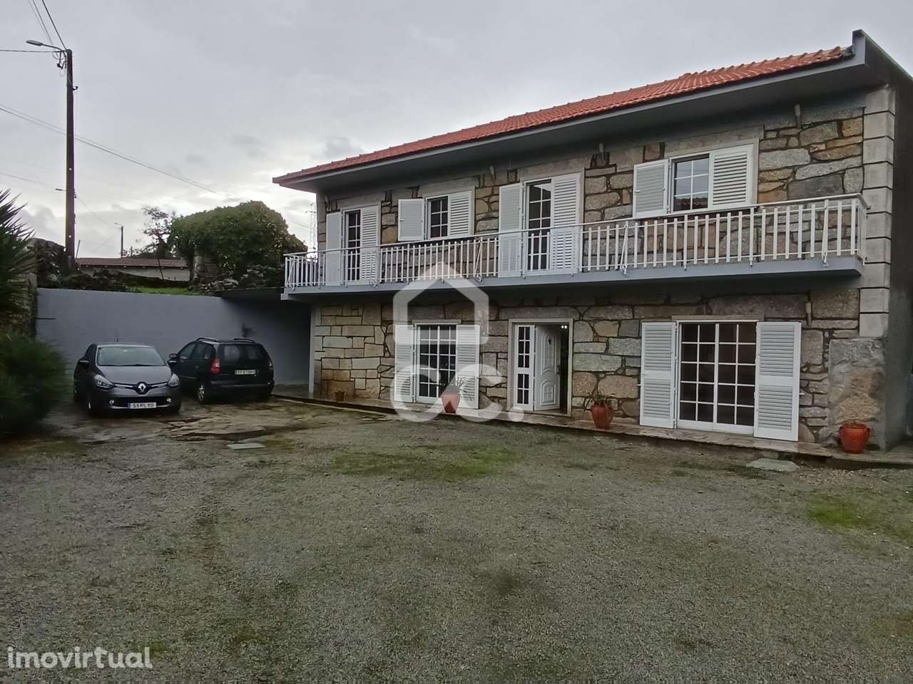 Moradia em Pedra com Jardim e Vista de Campo - Grande imagem: 2/24