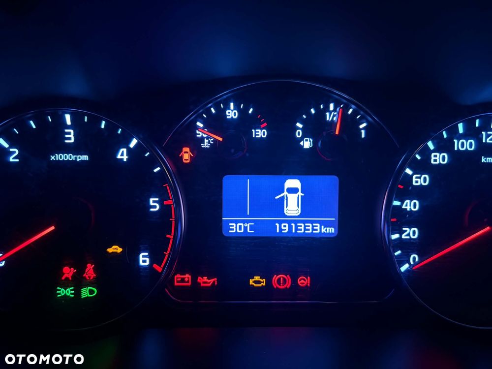 Kia Carens - 19