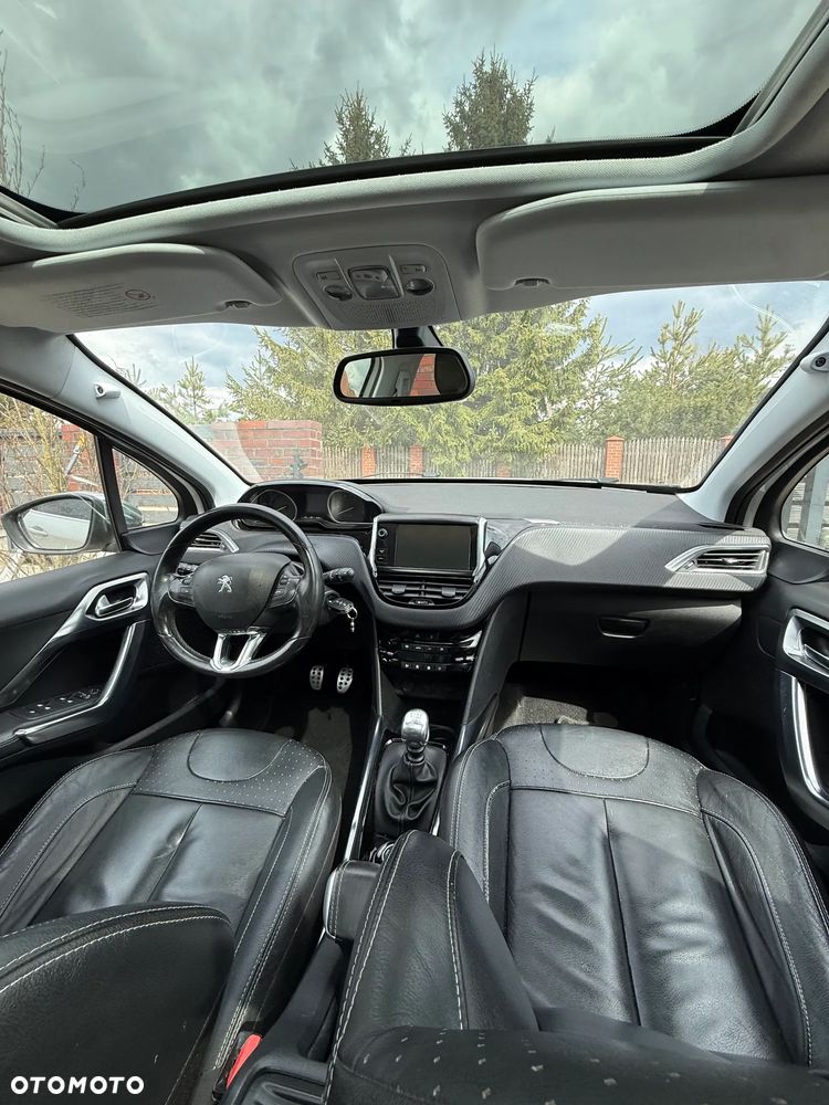 Peugeot 2008 e-HDi FAP 115 STOP & START Allure - 4